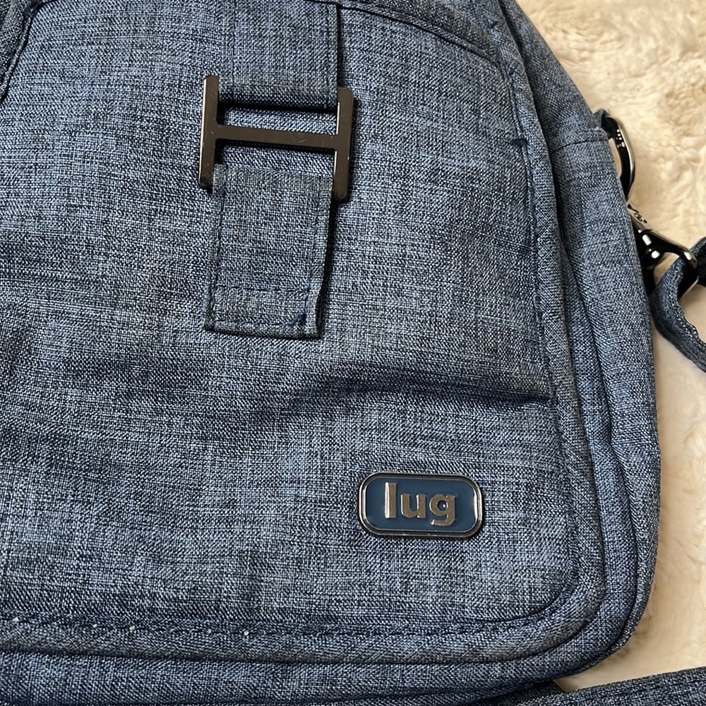 Lug crossbody. Looks like denim. Adjustable strap - Picture 15 of 15
